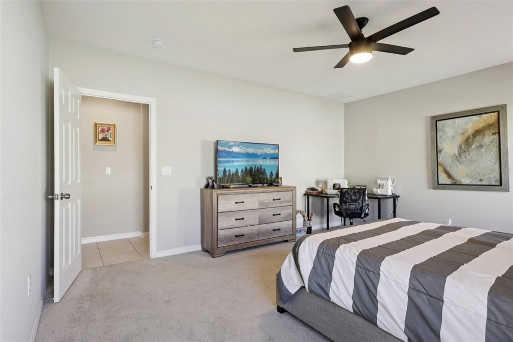 待售: $440,000 (4 贝兹, 3 浴室, 2098 平方英尺)