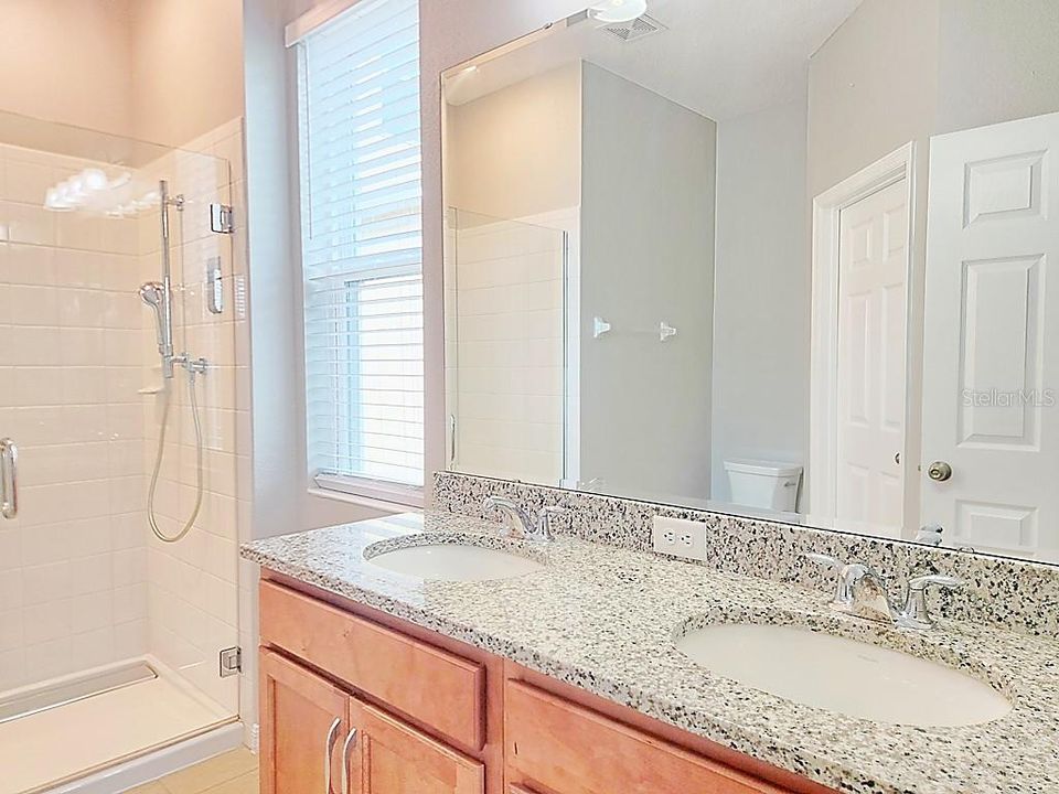 В аренду: $2,200 (4 спален, 2 ванн, 1495 Квадратных фут)