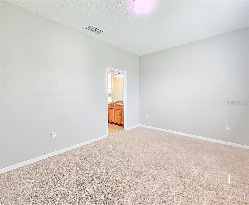 В аренду: $2,200 (4 спален, 2 ванн, 1495 Квадратных фут)