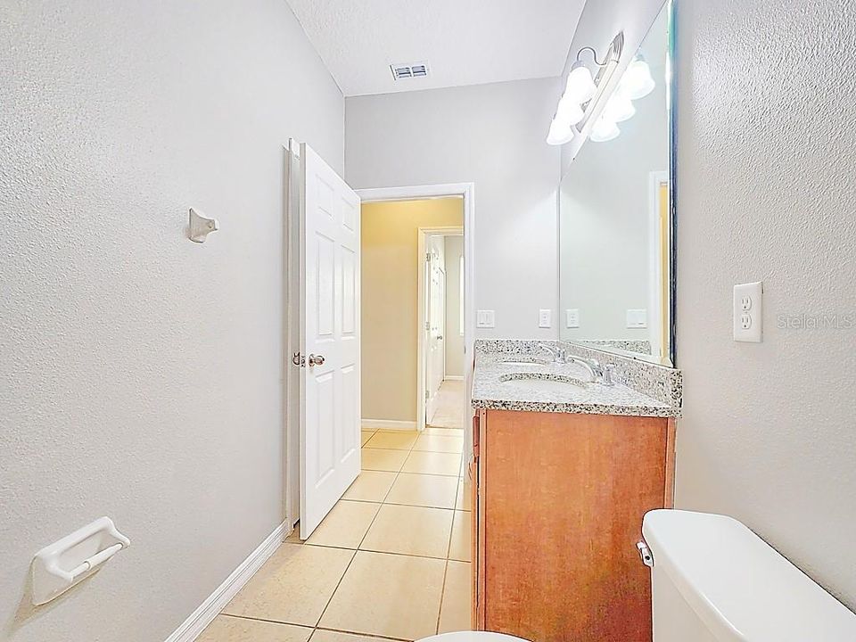 В аренду: $2,200 (4 спален, 2 ванн, 1495 Квадратных фут)