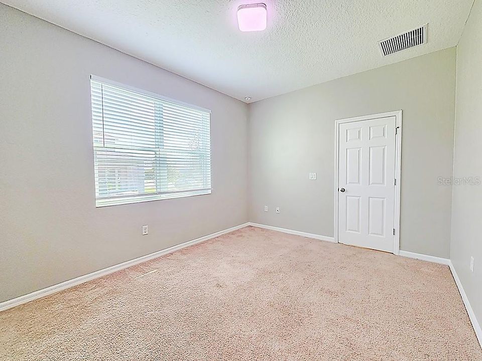 В аренду: $2,200 (4 спален, 2 ванн, 1495 Квадратных фут)