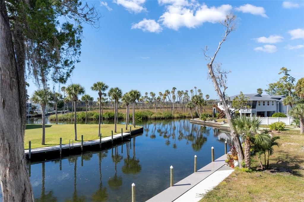 For Sale: $1,050,000 (3 beds, 2 baths, 1949 Square Feet)