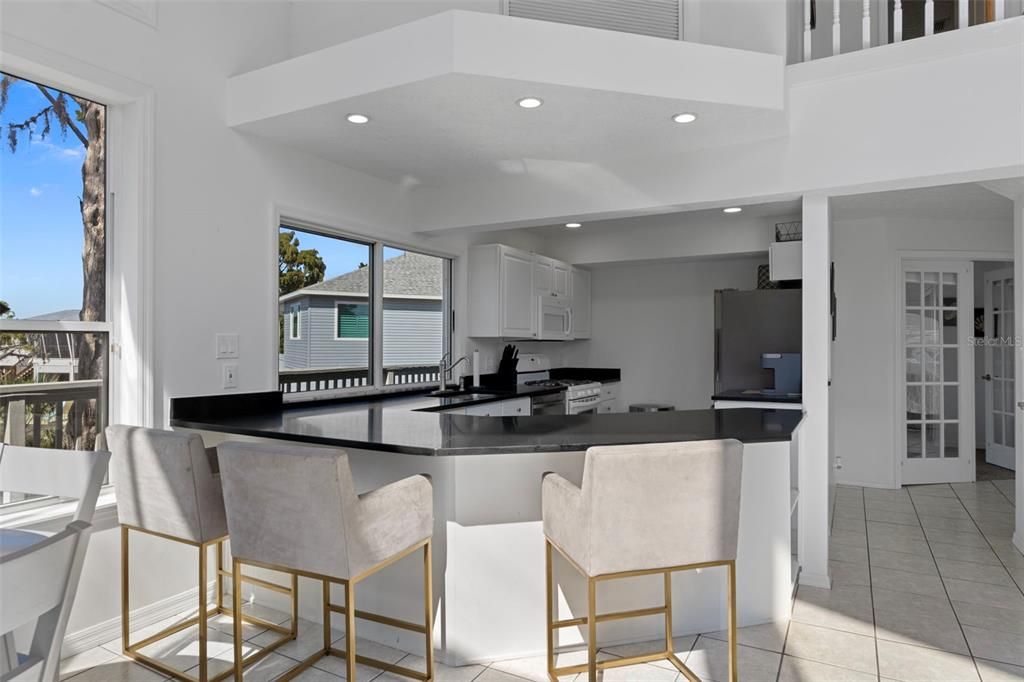 For Sale: $1,050,000 (3 beds, 2 baths, 1949 Square Feet)