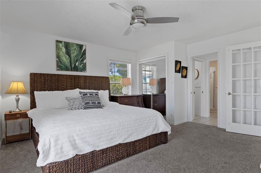 For Sale: $1,050,000 (3 beds, 2 baths, 1949 Square Feet)