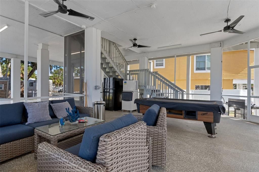 For Sale: $1,050,000 (3 beds, 2 baths, 1949 Square Feet)