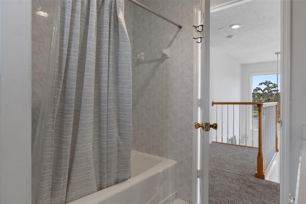 For Sale: $1,050,000 (3 beds, 2 baths, 1949 Square Feet)