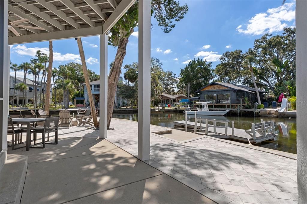 For Sale: $1,050,000 (3 beds, 2 baths, 1949 Square Feet)