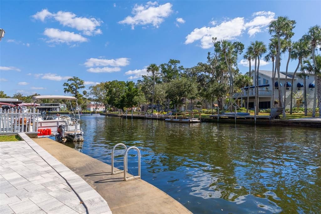 For Sale: $1,050,000 (3 beds, 2 baths, 1949 Square Feet)