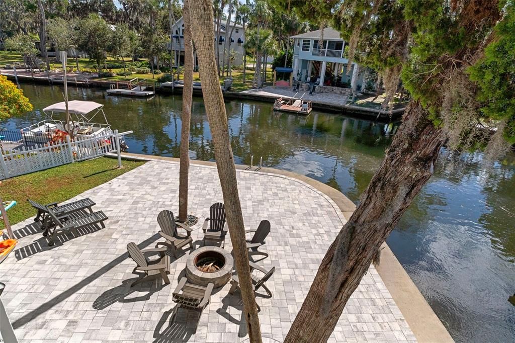 For Sale: $1,050,000 (3 beds, 2 baths, 1949 Square Feet)