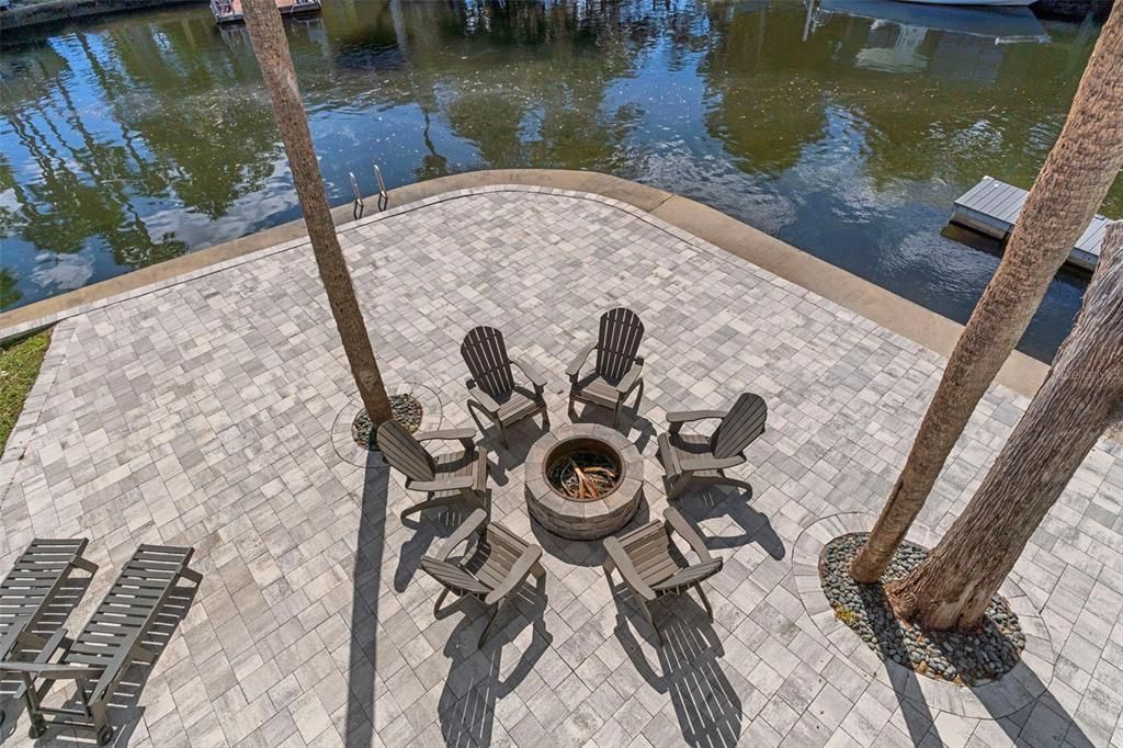 For Sale: $1,050,000 (3 beds, 2 baths, 1949 Square Feet)