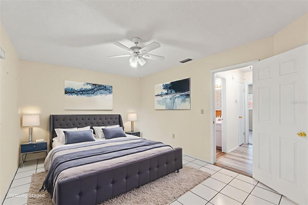 Activo con contrato: $270,000 (2 camas, 2 baños, 1345 Pies cuadrados)