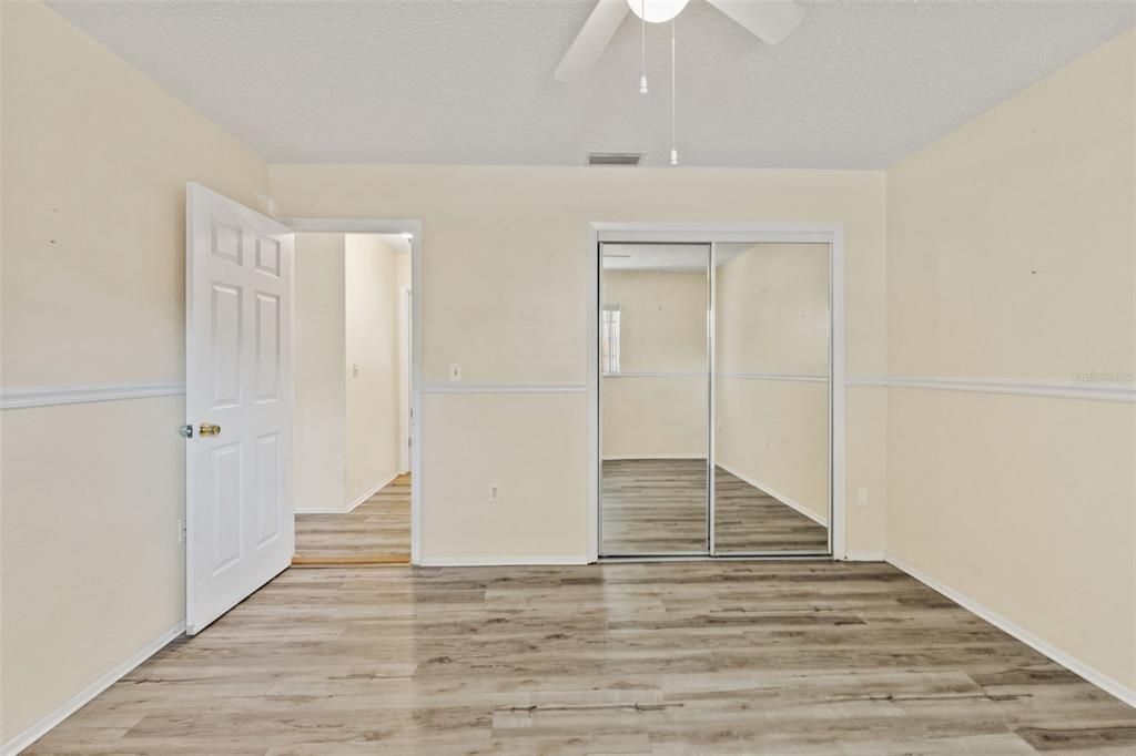 Activo con contrato: $270,000 (2 camas, 2 baños, 1345 Pies cuadrados)