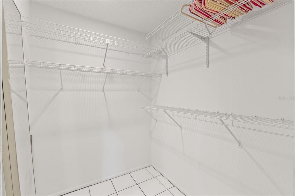 Activo con contrato: $270,000 (2 camas, 2 baños, 1345 Pies cuadrados)