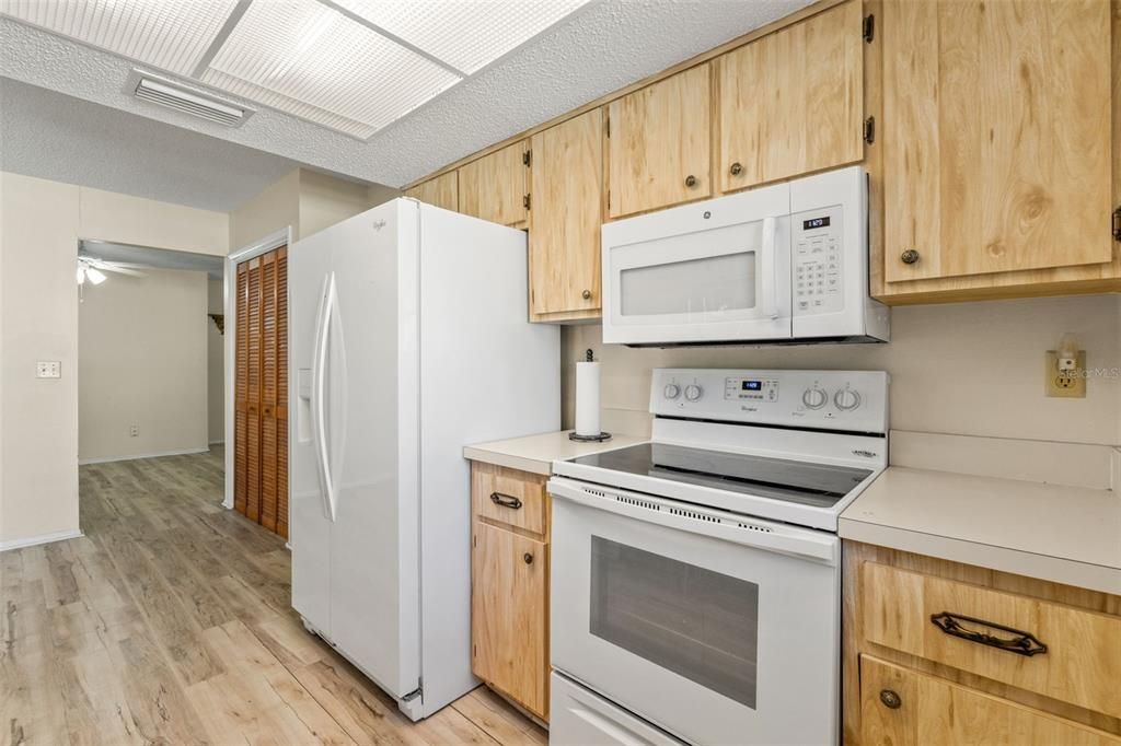 Activo con contrato: $270,000 (2 camas, 2 baños, 1345 Pies cuadrados)