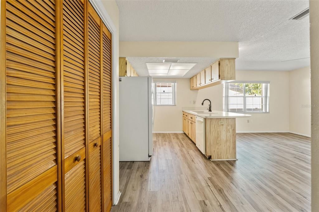 Activo con contrato: $270,000 (2 camas, 2 baños, 1345 Pies cuadrados)