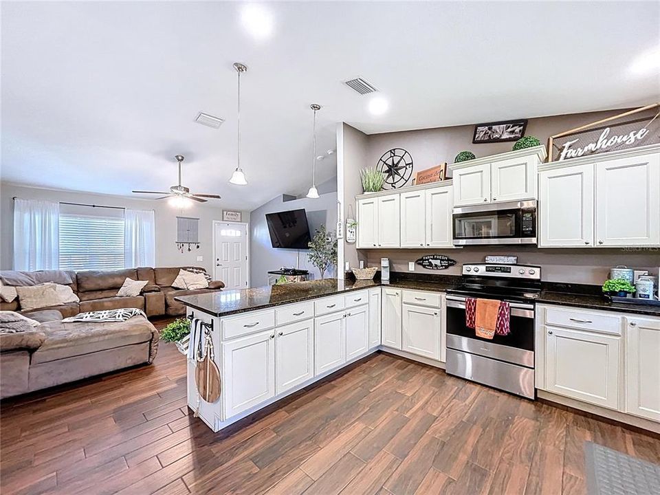 En Venta: $263,900 (3 camas, 2 baños, 1406 Pies cuadrados)