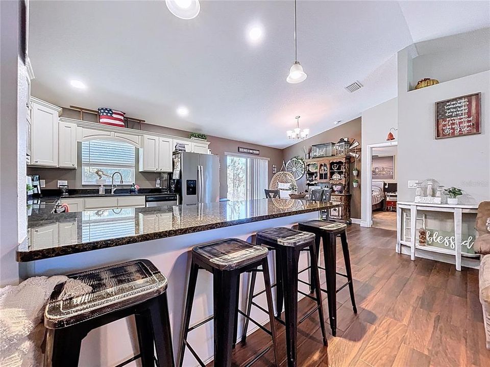 En Venta: $263,900 (3 camas, 2 baños, 1406 Pies cuadrados)