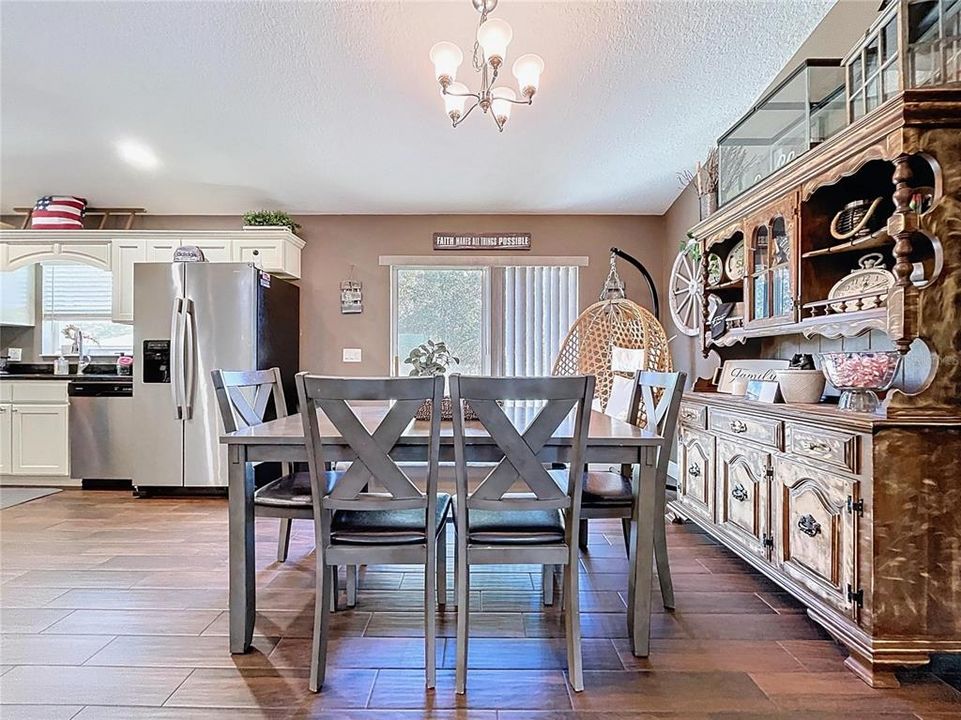 En Venta: $263,900 (3 camas, 2 baños, 1406 Pies cuadrados)