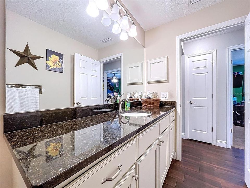 En Venta: $263,900 (3 camas, 2 baños, 1406 Pies cuadrados)