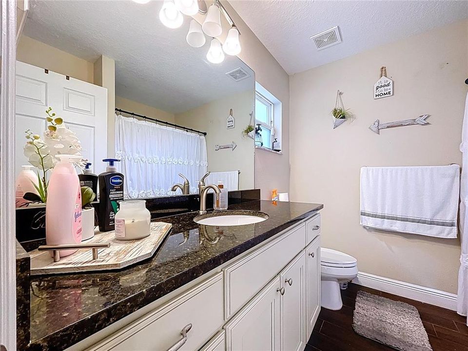 En Venta: $263,900 (3 camas, 2 baños, 1406 Pies cuadrados)