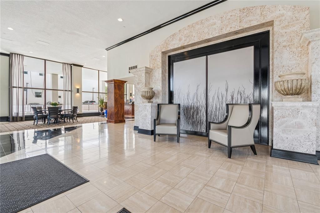 For Sale: $309,900 (2 beds, 2 baths, 1189 Square Feet)