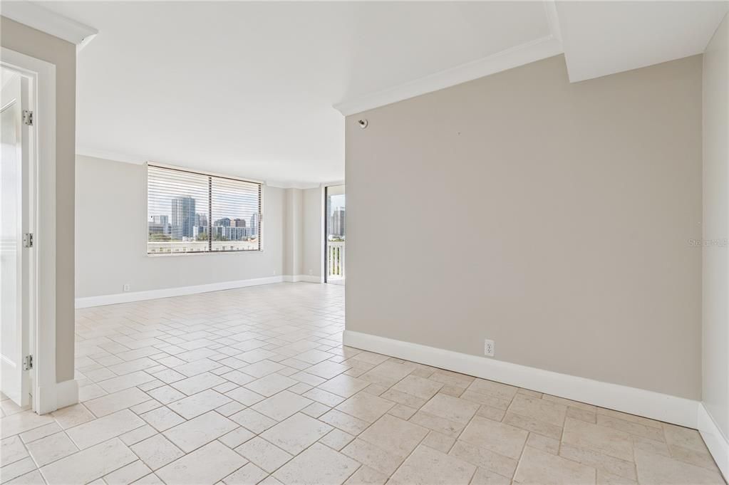 For Sale: $309,900 (2 beds, 2 baths, 1189 Square Feet)