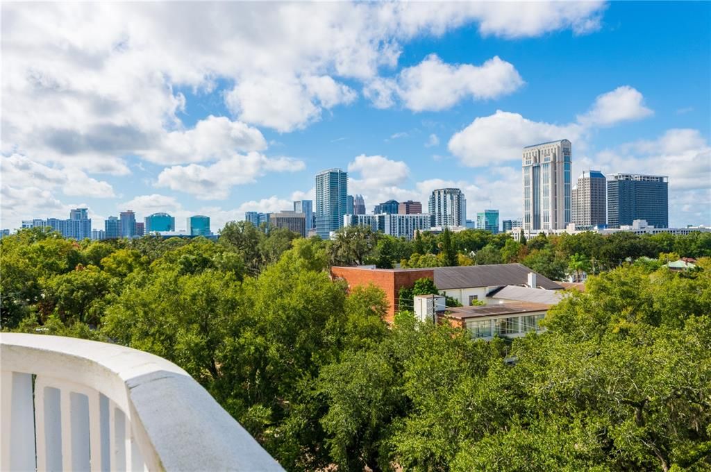 For Sale: $309,900 (2 beds, 2 baths, 1189 Square Feet)