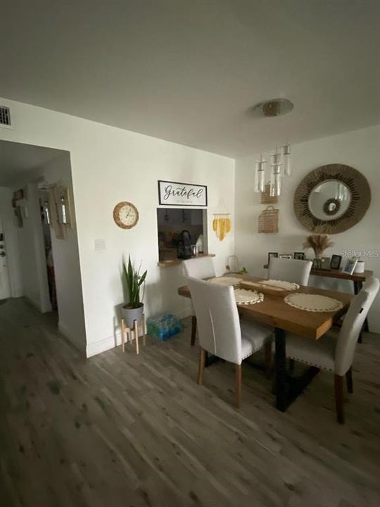 For Rent: $1,675 (1 beds, 1 baths, 850 Square Feet)