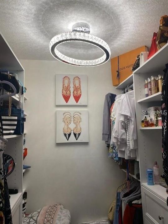 For Rent: $1,675 (1 beds, 1 baths, 850 Square Feet)