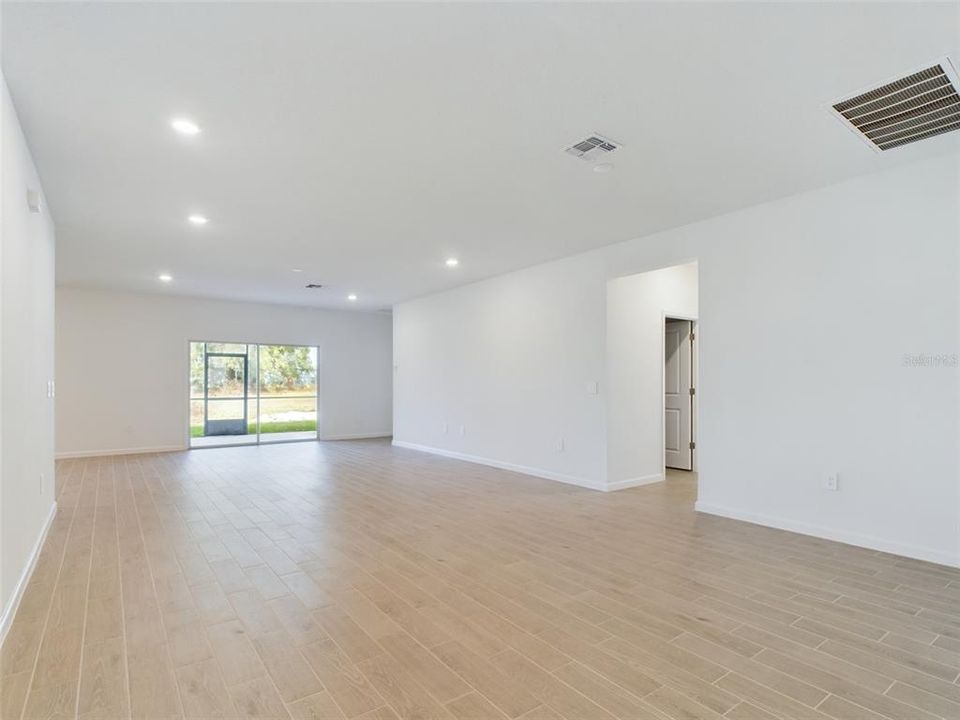 En Renta: $2,450 (4 camas, 3 baños, 2226 Pies cuadrados)