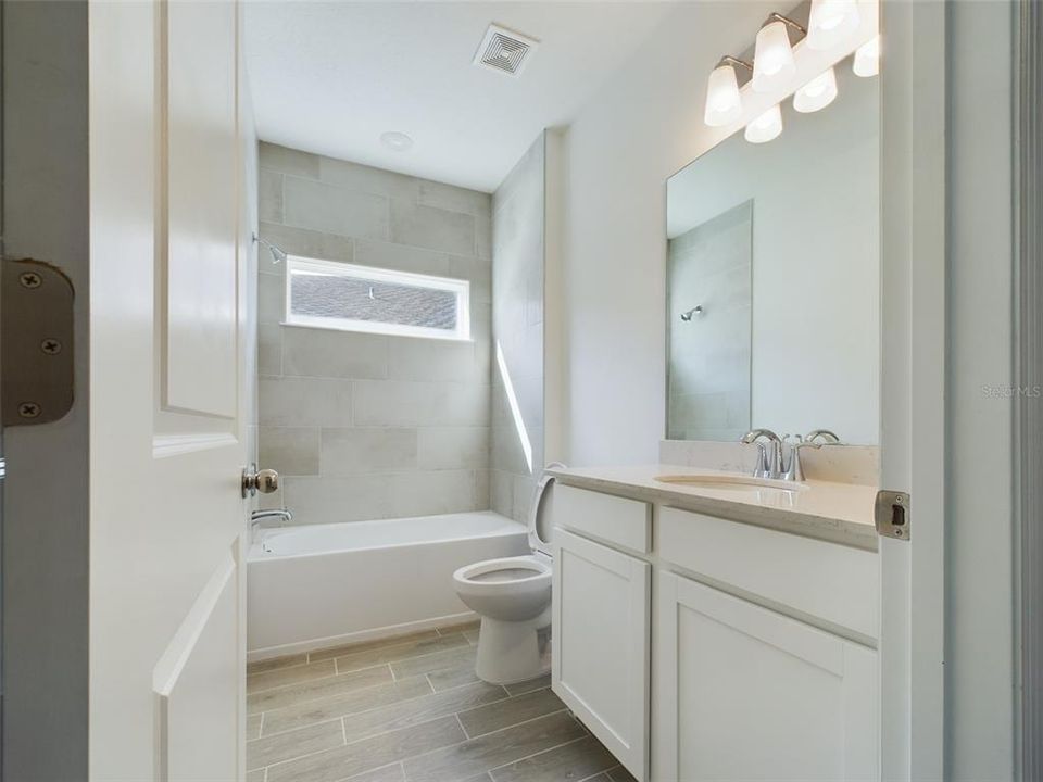 En Renta: $2,450 (4 camas, 3 baños, 2226 Pies cuadrados)