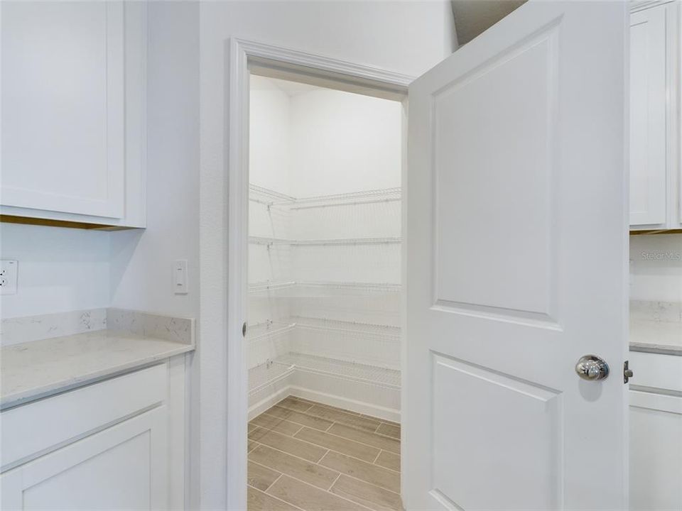 En Renta: $2,450 (4 camas, 3 baños, 2226 Pies cuadrados)