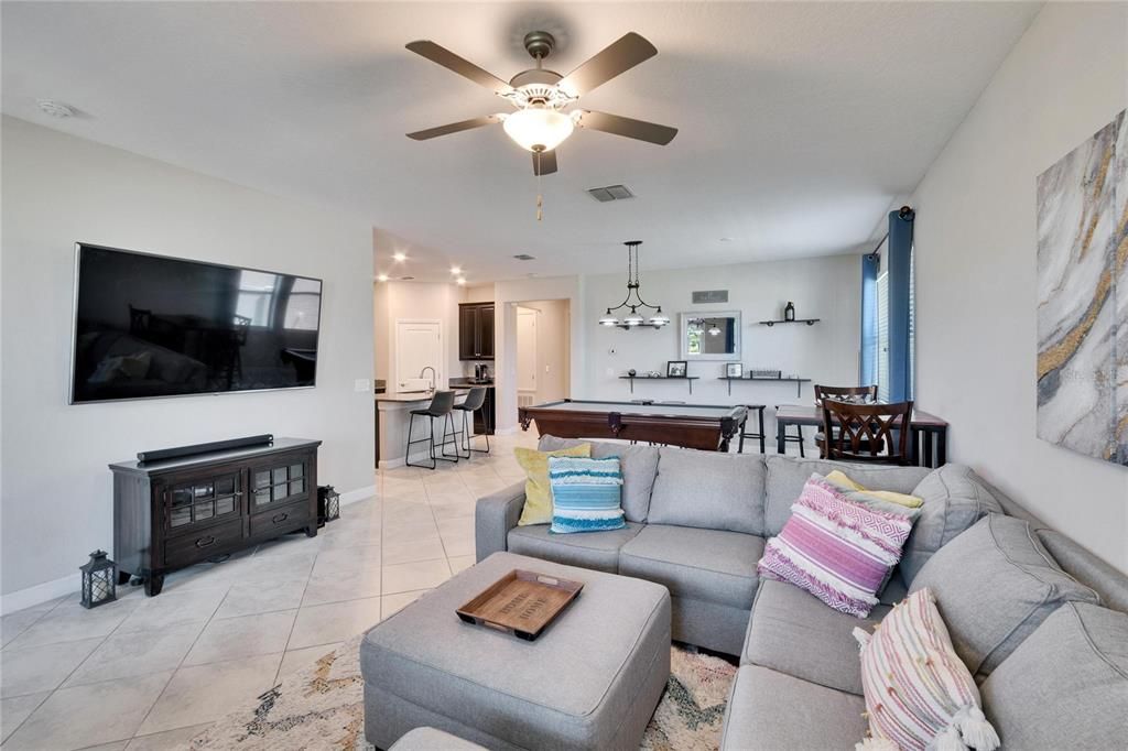 На продажу: $376,000 (4 спален, 3 ванн, 2057 Квадратных фут)