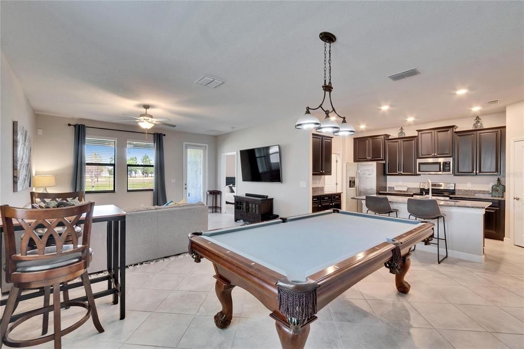 На продажу: $376,000 (4 спален, 3 ванн, 2057 Квадратных фут)