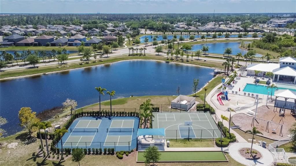 На продажу: $376,000 (4 спален, 3 ванн, 2057 Квадратных фут)