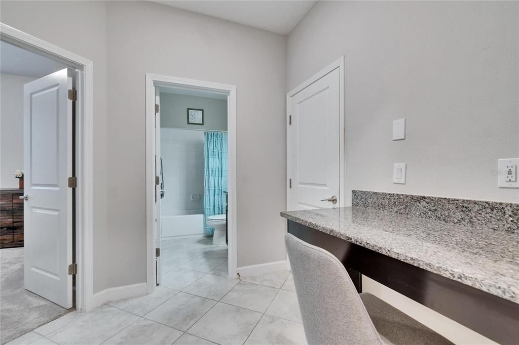 На продажу: $376,000 (4 спален, 3 ванн, 2057 Квадратных фут)