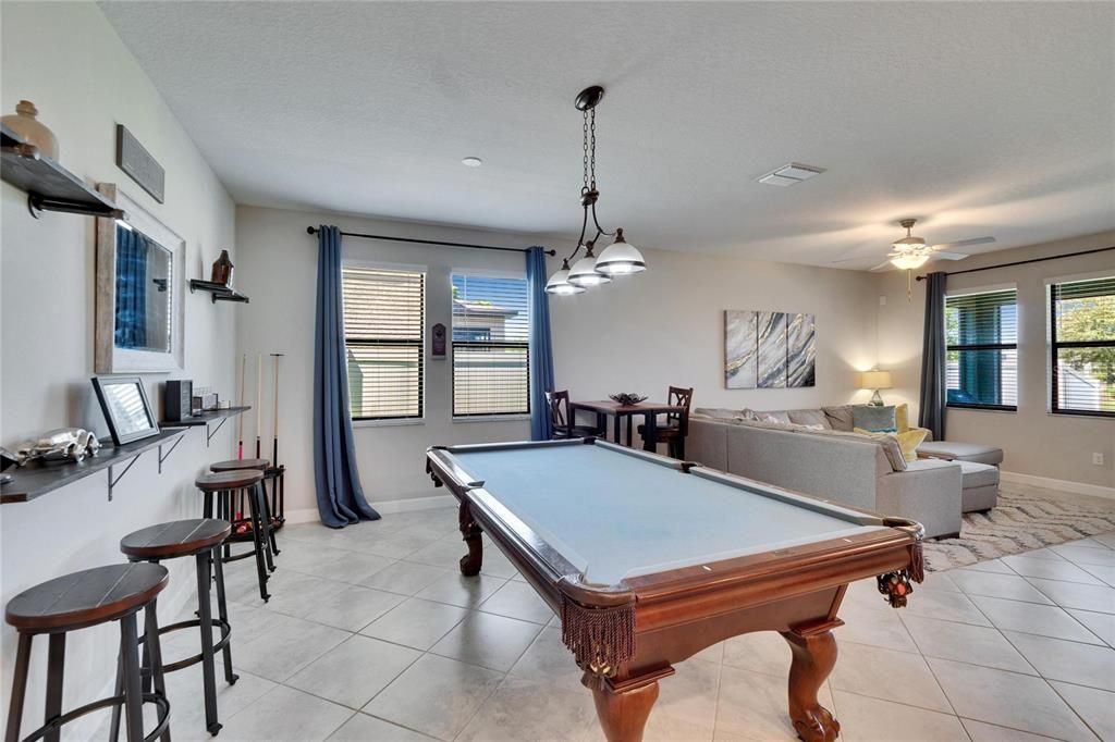 На продажу: $376,000 (4 спален, 3 ванн, 2057 Квадратных фут)