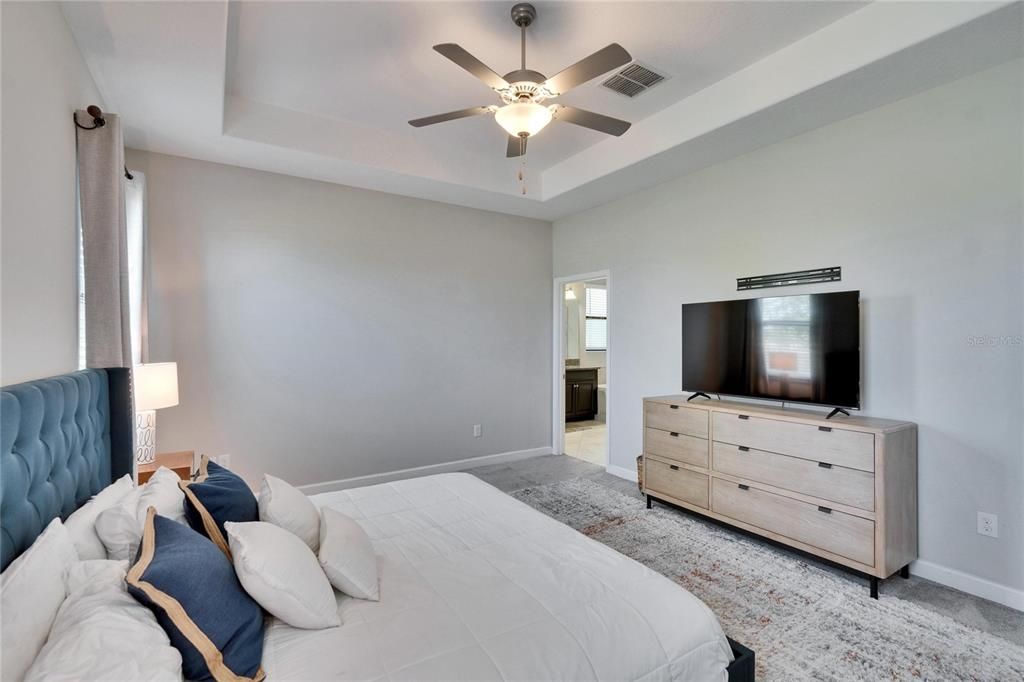 На продажу: $376,000 (4 спален, 3 ванн, 2057 Квадратных фут)