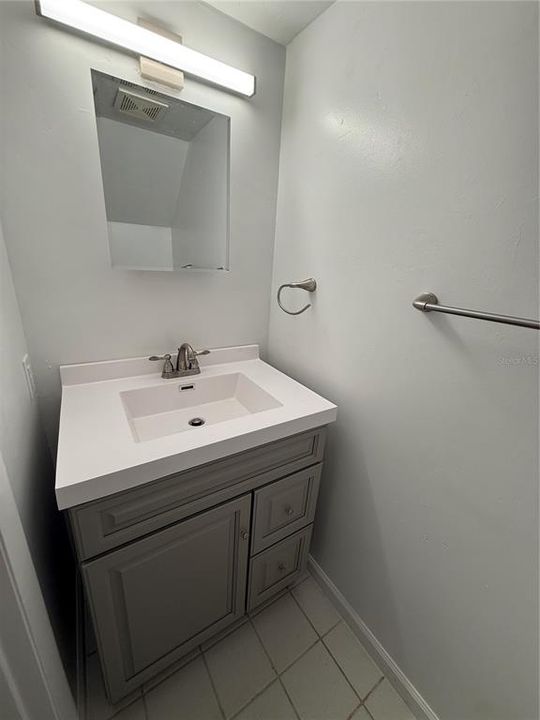 В аренду: $1,200 (2 спален, 1 ванн, 930 Квадратных фут)