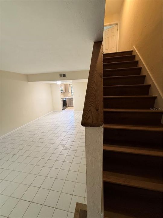 В аренду: $1,200 (2 спален, 1 ванн, 930 Квадратных фут)