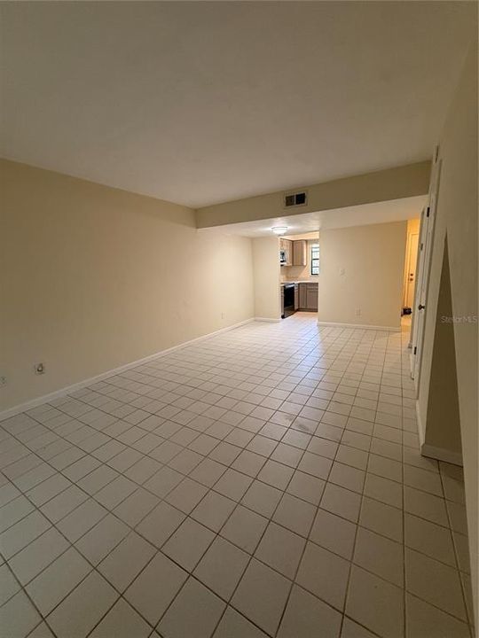 В аренду: $1,200 (2 спален, 1 ванн, 930 Квадратных фут)