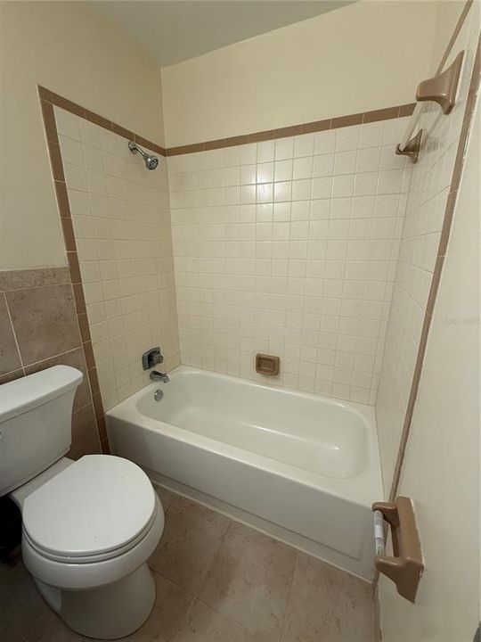 В аренду: $1,200 (2 спален, 1 ванн, 930 Квадратных фут)