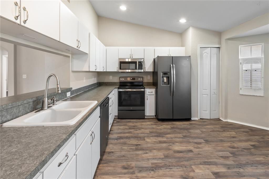 En Venta: $314,000 (3 camas, 2 baños, 1717 Pies cuadrados)