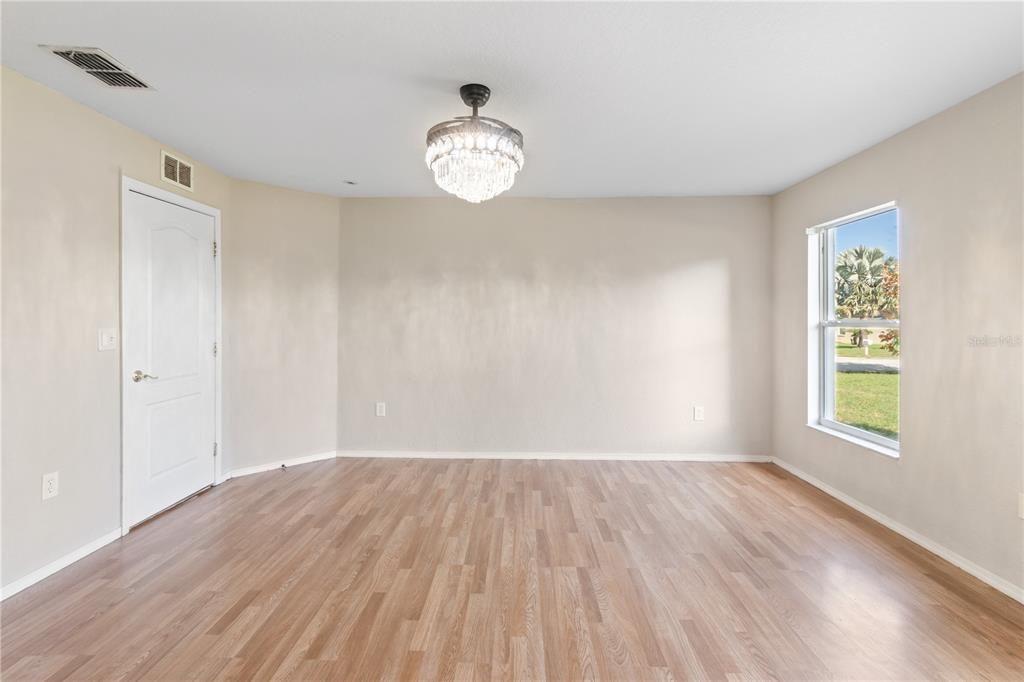 En Venta: $314,000 (3 camas, 2 baños, 1717 Pies cuadrados)