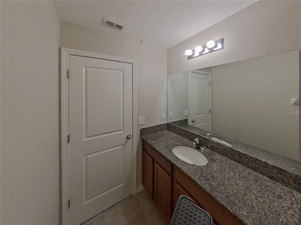 For Rent: $2,149 (4 beds, 2 baths, 1870 Square Feet)