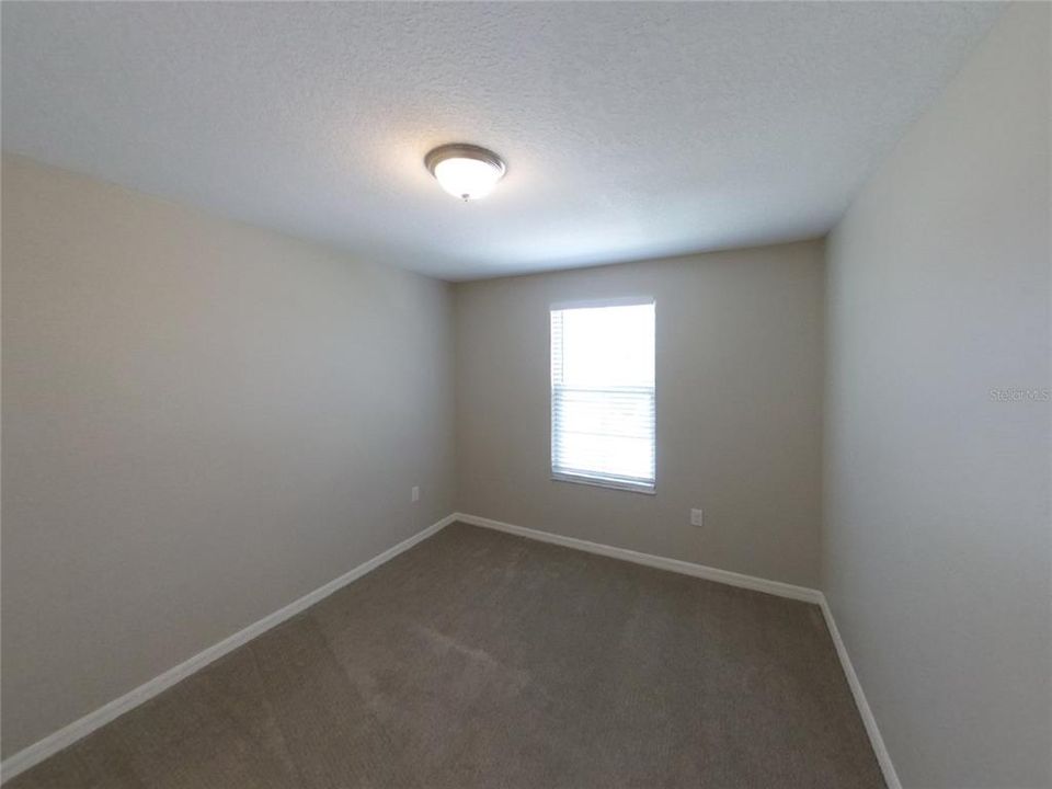 For Rent: $2,149 (4 beds, 2 baths, 1870 Square Feet)