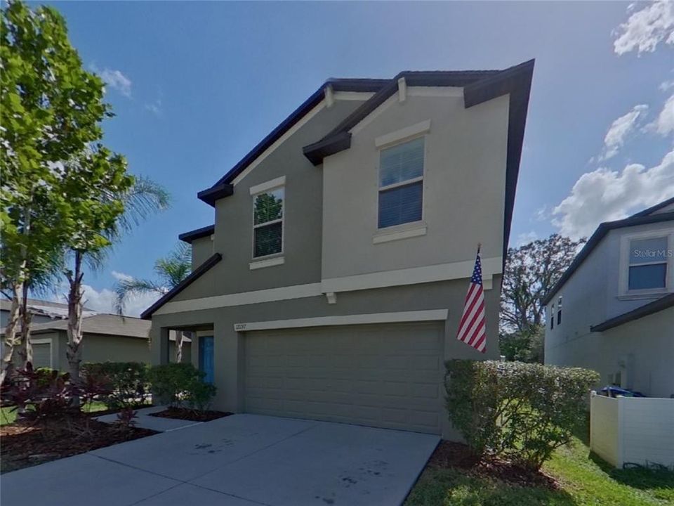 For Rent: $2,149 (4 beds, 2 baths, 1870 Square Feet)