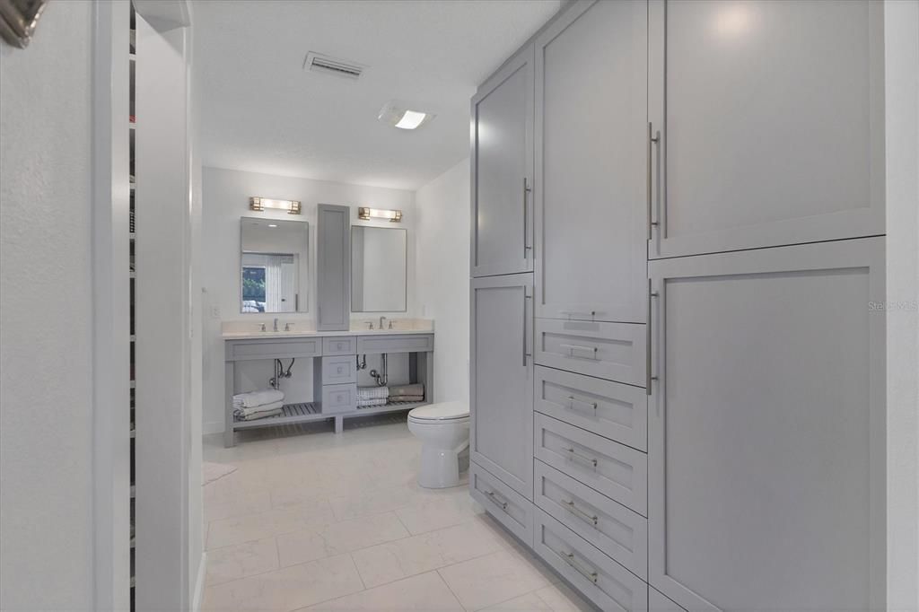 For Sale: $995,000 (3 beds, 2 baths, 1869 Square Feet)