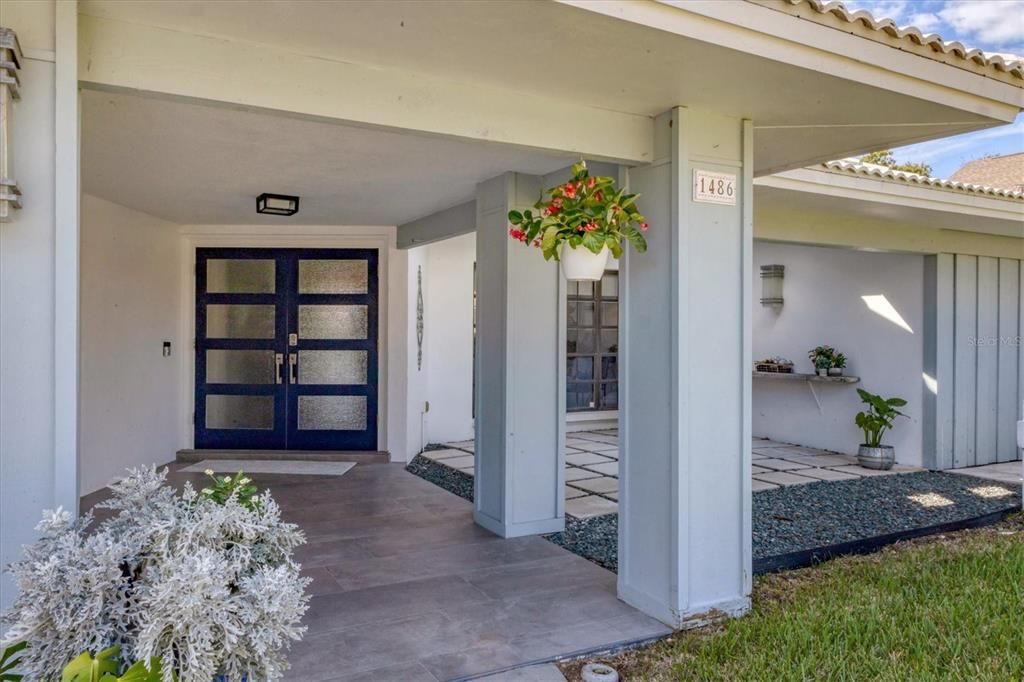 For Sale: $995,000 (3 beds, 2 baths, 1869 Square Feet)