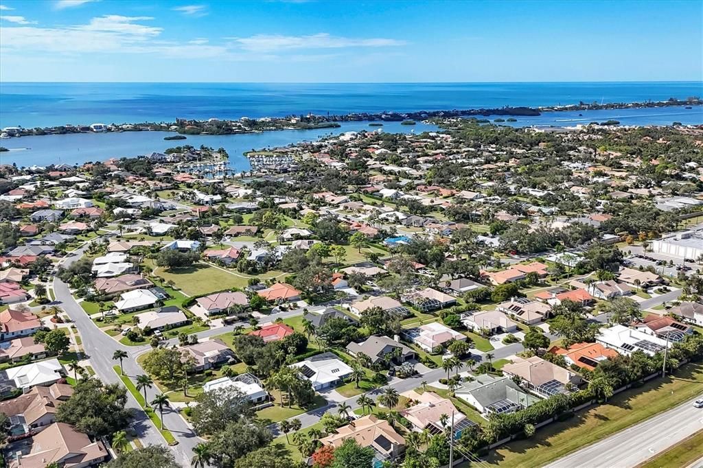 For Sale: $995,000 (3 beds, 2 baths, 1869 Square Feet)